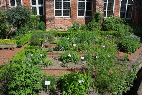 Benediktinerinne kloster Lüne, Benedictine monastery, monastery garden, Grapengießerstraße, Old