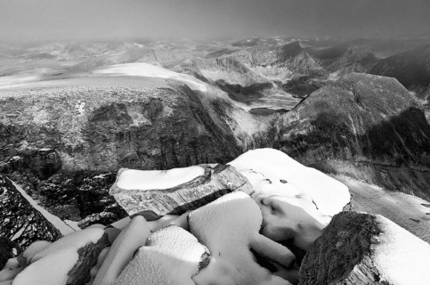 View from Storstyggesvanatinden mountain into the Svanadalen valley, Dovrefjell-Sunndalsfjella