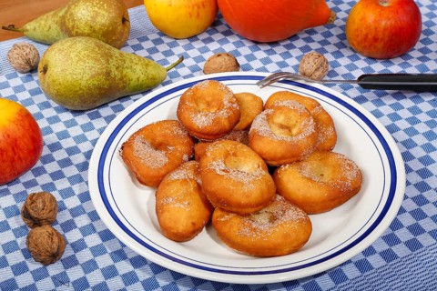 Swabian cuisine, harvest cakes, dessert, dessert, fat baked goods, doughnuts, fried food, lard