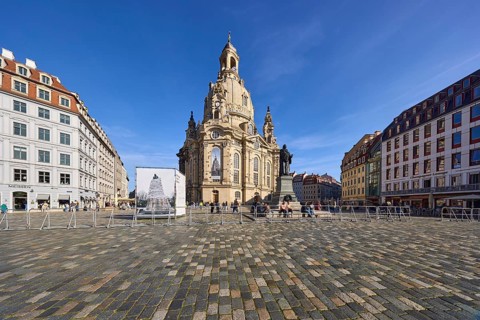 Frauenkirche Dresden, architectural style baroque, security barrier, general modern architecture,