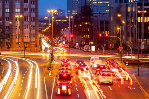 Evening city centre traffic in Essen, large intersection of Bismarckstrasse, B224, Friedrichstrasse