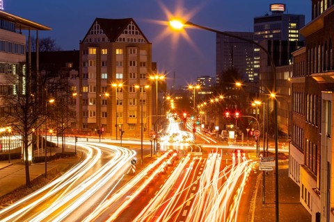 Evening city centre traffic in Essen, large intersection of Bismarckstrasse, B224, Friedrichstrasse
