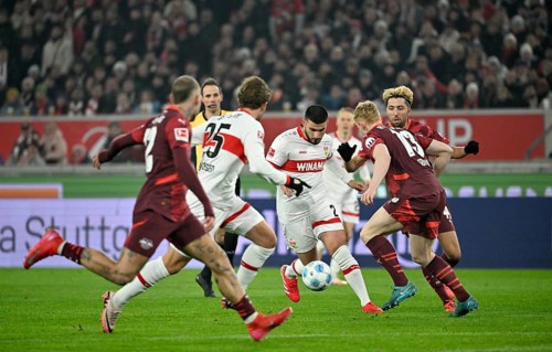 Deniz Undav VfB Stuttgart (26) Action on the ball tackle, action Nicolas Seiwald RasenBallsport RB