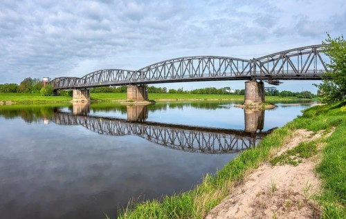 Abandoned railway bridge over the Elbe near Barby, lost place, steel truss bridge from the 1870s on