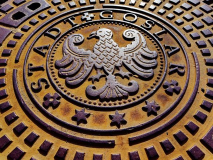 Manhole cover with town coat of arms, Goslar, Harz, Lower Saxony, Germany, Europe