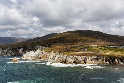 Rugged cliffs, chalk cliffs, Ashleam Bay, Portnahally Bay, panoramic Atlantic Drive, Achill Island,