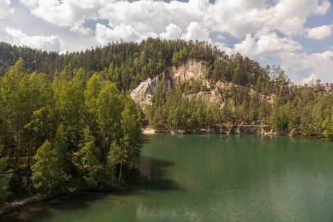 Adršpašské pond, lakeshore with trees and rocks on a sunny day, Dolní Adršpach, 549 57 Adersbach,