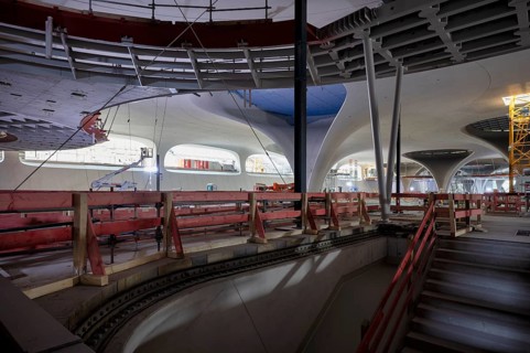 Access from the S-Bahn and light rail, chalice supports in the cathedral, construction site,