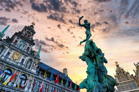 Brabo Fountain, sculpture of Silvius Brabo and chopped-off hand of the giant Druon Antigon, City