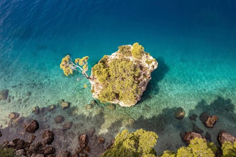 The landmark Brela stone or Kamen Brela on Punta Rata beach near Brela, Croatia, Europe