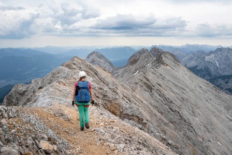 Mountaineer on the Jubiläumsgrat between Zugspitze and Alpspitze, high mountains, Wetterstein