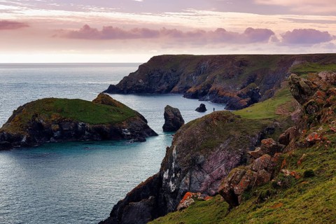 Rocky coast at Kynance Cove, evening sky, Mount's Bay, Lizard Peninsula, Cornwall, England, Great