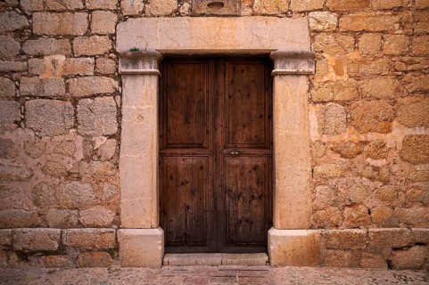Door, Tor tor, made of wood, in a wall, Alaró, Calvià, Majorca, Balearic Islands, Balearic Islands,