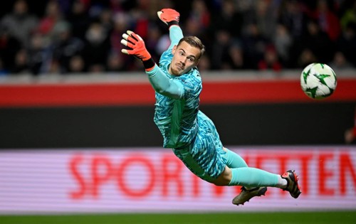 Parade Brilliant save Action Goalkeeper Filip Jorgensen Chelsea FC The Blues (12) Perimeter
