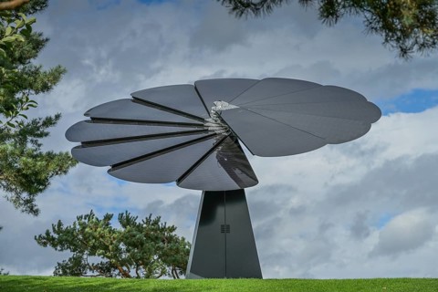 Solar plant shaped like a flower, Smartflower, Autostadt Volkswagen, Wolfsburg, Lower Saxony,