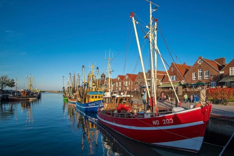 The harbour of Neuharlingersiel, East Frisia, Lower Saxony, fishing boats, fishing cutter,