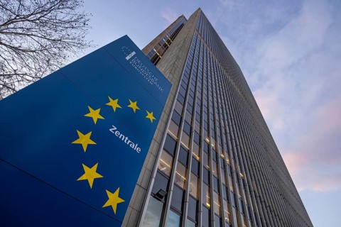 Clouds drift over the headquarters of the German Federal Bank in Frankfurt am Main. Frankfurt am