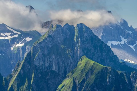 Mountain panorama from the Nebelhorn, 2224m, to the Höfats 2259m, behind it the Großer Krottenkopf,
