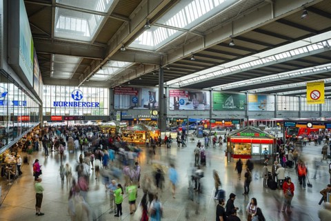 People with blurred outlines, railway station concourse, main station, Munich, Upper Bavaria,