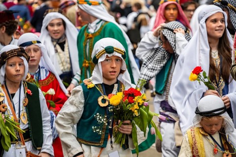 Parade of historically costumed guildsmen, Sechseläuten or Sächsilüüte, Zurich Spring Festival,