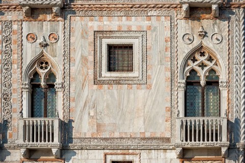Historical house facade on a building in the old town, city trip, holiday, travel, tourism, lagoon