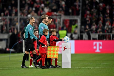 Ball boy, ball kids, take match ball from podium, logo, referee team around referee Daniel