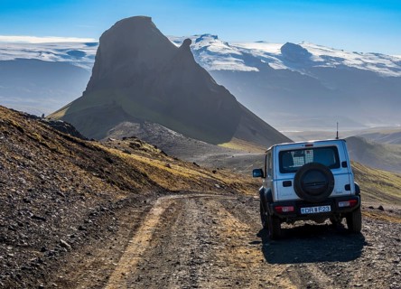 Einhyrningar (unicorn) mountain, road F261 Öldufellsleid, small 4x4 jeep, glacier Myrdaljökull,