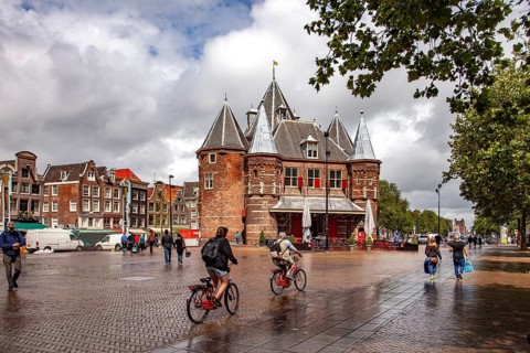 Nieuwe Markt with scales in the Dutch capital Amsterdam, North Holland, Netherlands