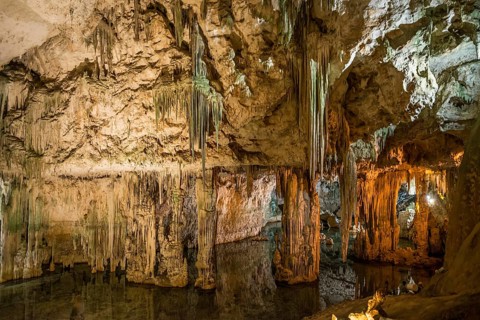 Huge stalactites and underground lake, stalactite cave, Grotta di Nettuno, Neptune Grotto, Capo