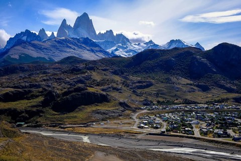 El Chaltén, Patagonia, Argentina, El Chaltén with a view of the Fitz Roy massif. El Chaltén offers