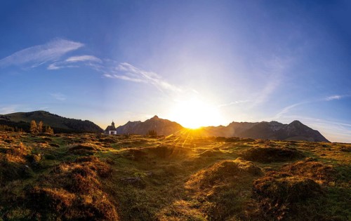 Sunrise on the Postalm with the Postalm chapel, Osterhorn group, Salzkammergut, Salzburg province,