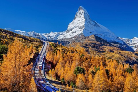 Gornergratbahn on the Riffelberg with Matterhorn 4478m in autumn, Zermatt, Mattertal, Valais,