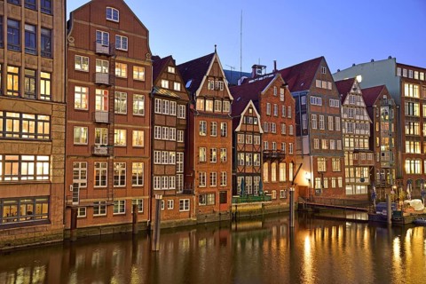 Europe, Germany, Hamburg, City, Nikolaifleet, evening mood canal side, backside of the historic