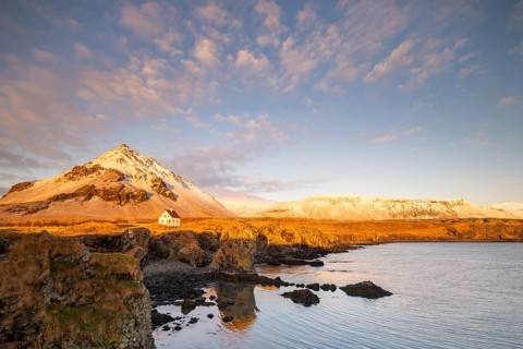 Detached house on the coast near Arnarstapi, Snäfellsnes Peninsula, Snæfellsnes, West Iceland,