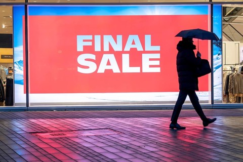 Final Sale, Clothing department stores' on Schadowstraße, large poster in the shop window
