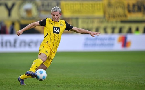 Julian Ryerson Borussia Dortmund BVB (26) Action on the ball Voith-Arena, Heidenheim,
