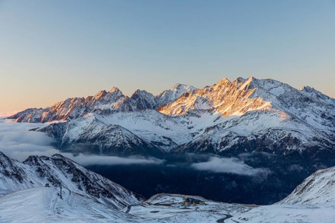 View from the Hochtor on the Grossglockner High Alpine Road to the surrounding mountains
