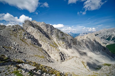 At the Hafelekar, view from the Karwendelblick of the Innsbruck Nordkette to the Karwendel