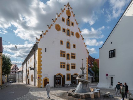 Former Franciscan monastery 1287, from 1585 to 1586 granary, since 1977 town hall, Beim Klösterle