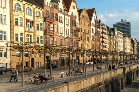 Rheinuferpromenade, City of Düsseldorf, North Rhine-Westphalia, Germany, Europe