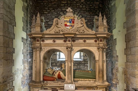 Tomb of Henry Somerset, 2nd Earl of Worcester, St Mary's Priory Church in Chepstow, Wales, Great
