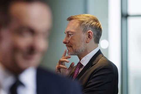 In the foreground: Volker Wissing (FDP), Federal Minister of Transport and Digital Affairs and