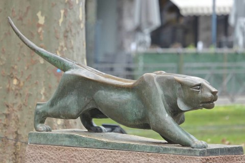 Sculpture The big tiger by Maria Ewel 1957, lion figure, sneaking, creeping, bronze sculpture,