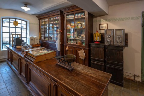 Former Thuringian drugstore from 1898, used as a corner shop from 1920 to 1960, now in the