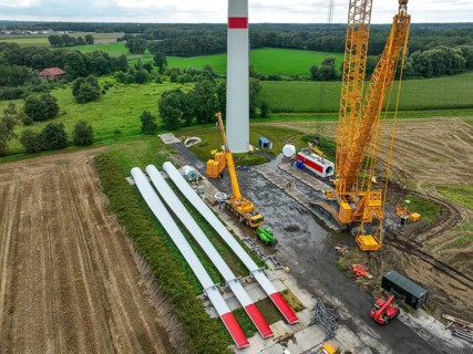 Dorsten, North Rhine-Westphalia, Germany, construction of a wind turbine, the first wind turbine of