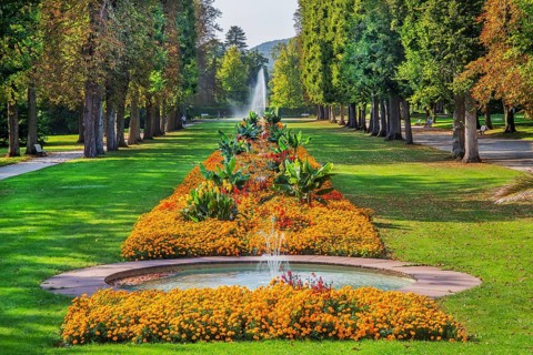 Fountain avenue in the historic spa gardens, Bad Pyrmont, Emmertal, Weserbergland, Oranierroute,