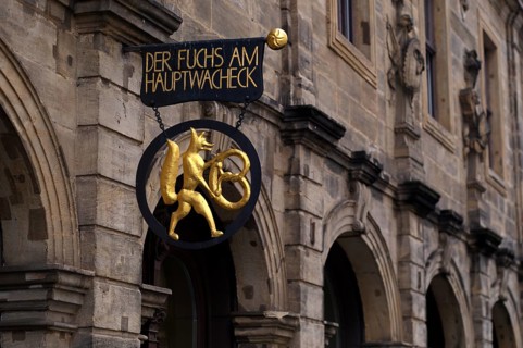 Fox with pretzel, nose sign of the bakery Der Fuchs am Hauptwacheck, café, Bamberg, Upper