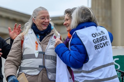 Grannies against the right speak at the Fridays for Future climate strike. Centre: Marion Fabian,