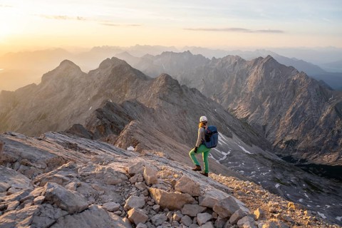 Mountaineer on the Jubiläumsgrat between Zugspitze and Alpspitze, high mountains, Wetterstein