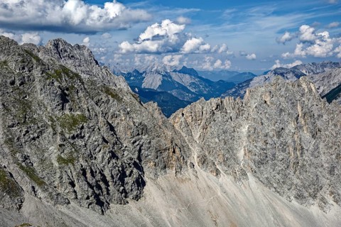 At the Hafelekar, view from the Karwendelblick of the Innsbruck Nordkette to the Karwendel
